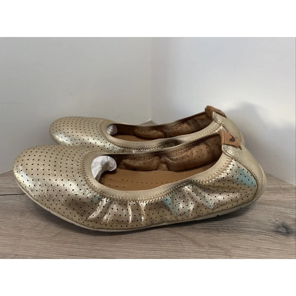 Clarks Unstructured Gold Perforated Ballet Flat 9.5 Women Slip On Shoes Casual